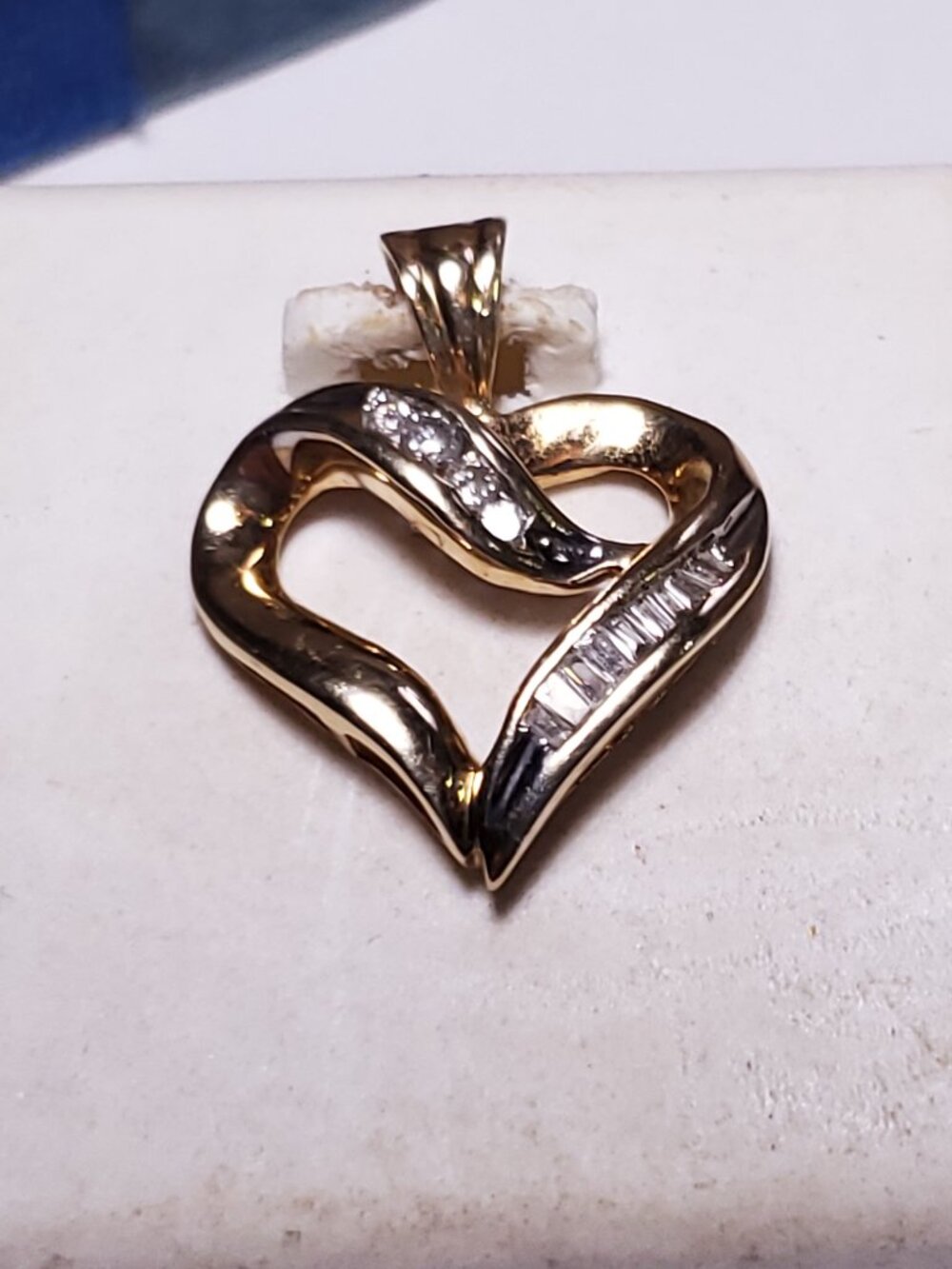 Estate .25ctw Rd/Baquette Natural Diamond Open 10Kt Y/Gold Heart Pendant #25190